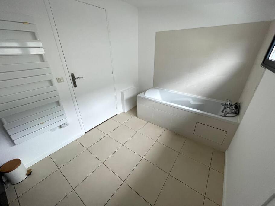 Superbe Loft Lumineux A Caen Apartment Екстериор снимка